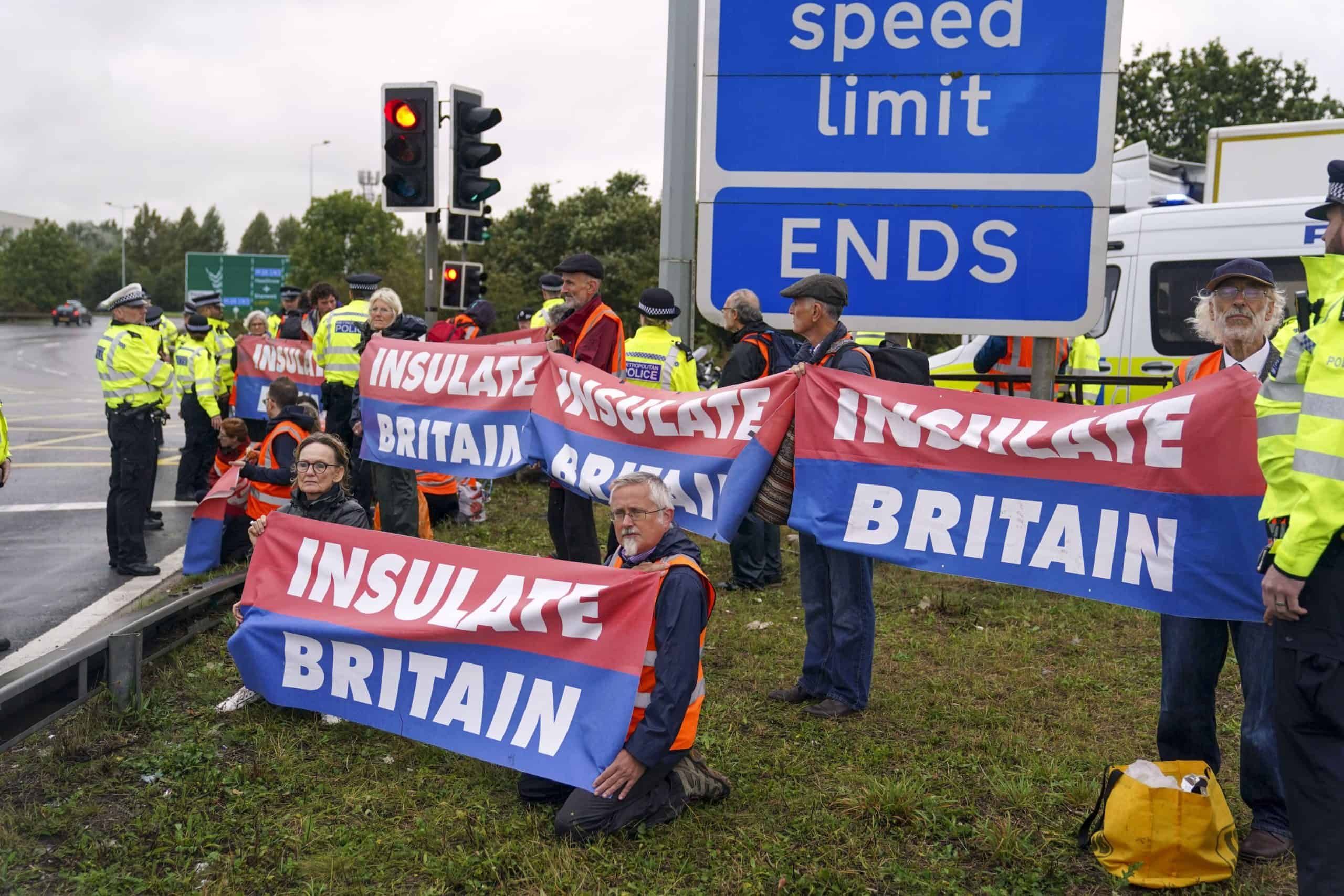 Who are british. Insulate Britain. Insulate Britain: что известно о новом движении в защиту климата?. British? Blocked. Injunction