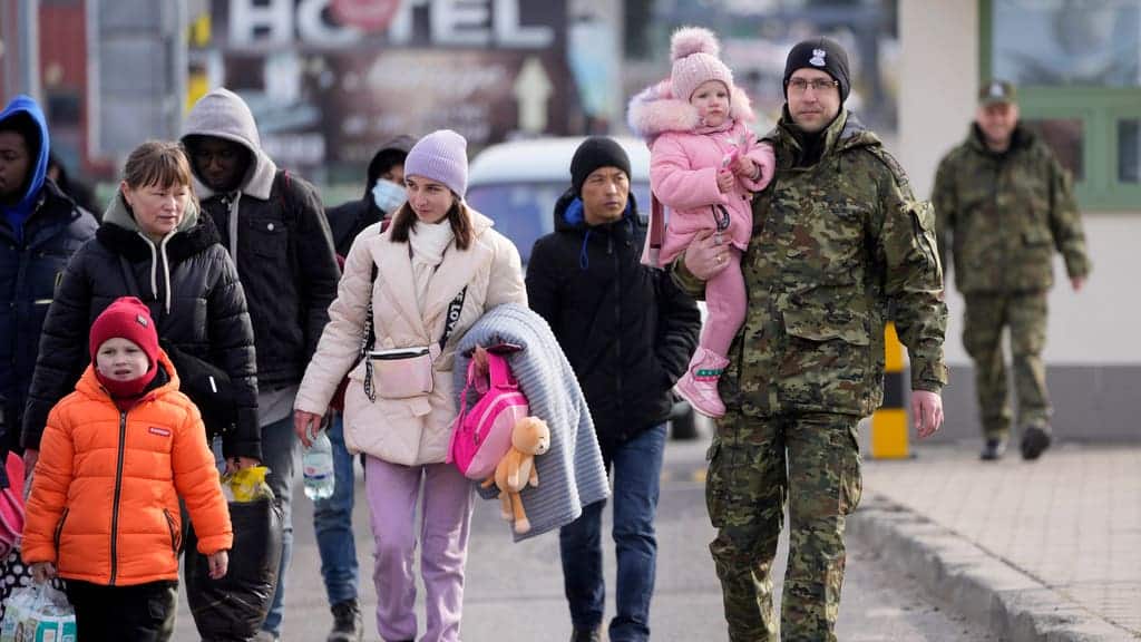 Tens of thousands of Airbnb hosts offer homes to Ukrainian refugees