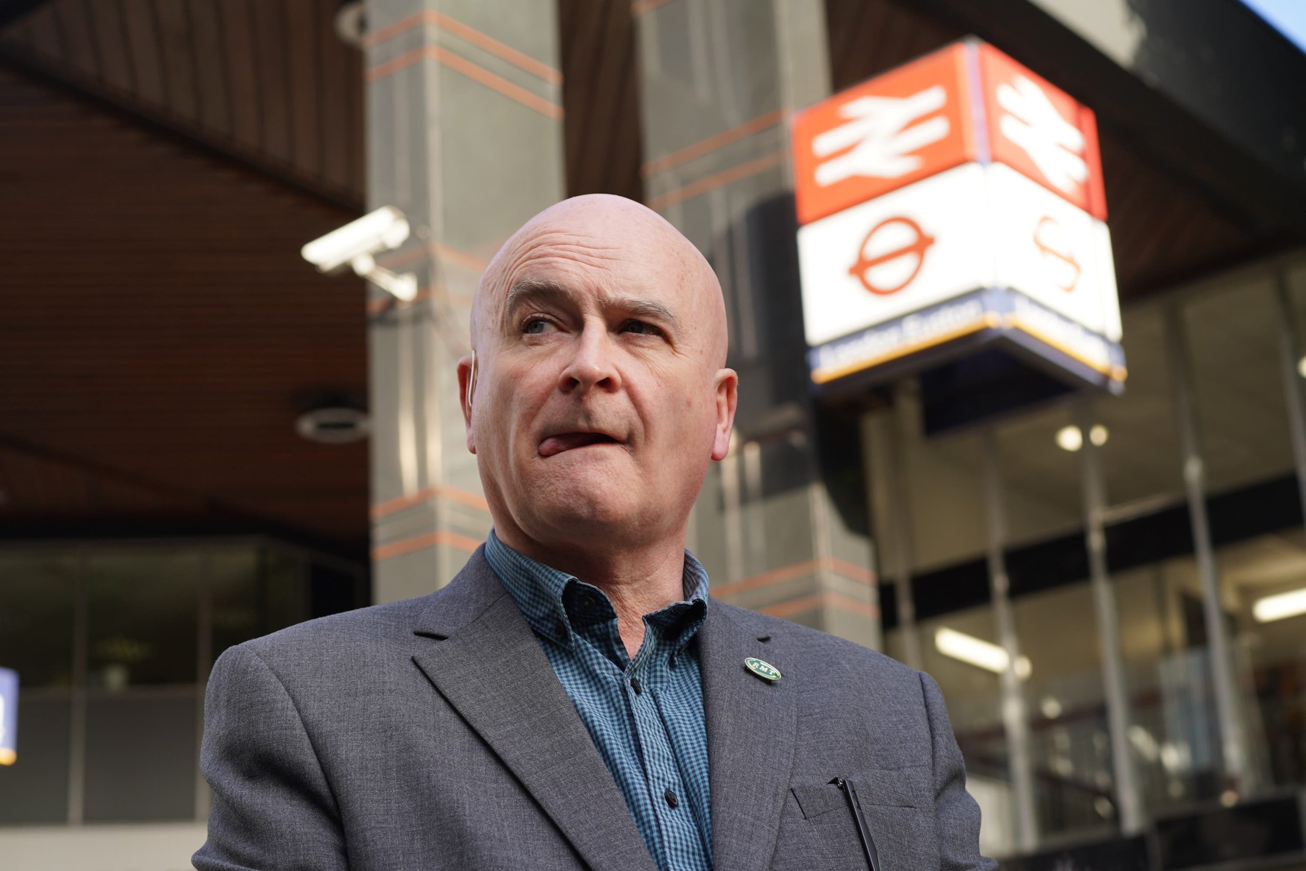 Mick Lynch calls off rail strikes next week
