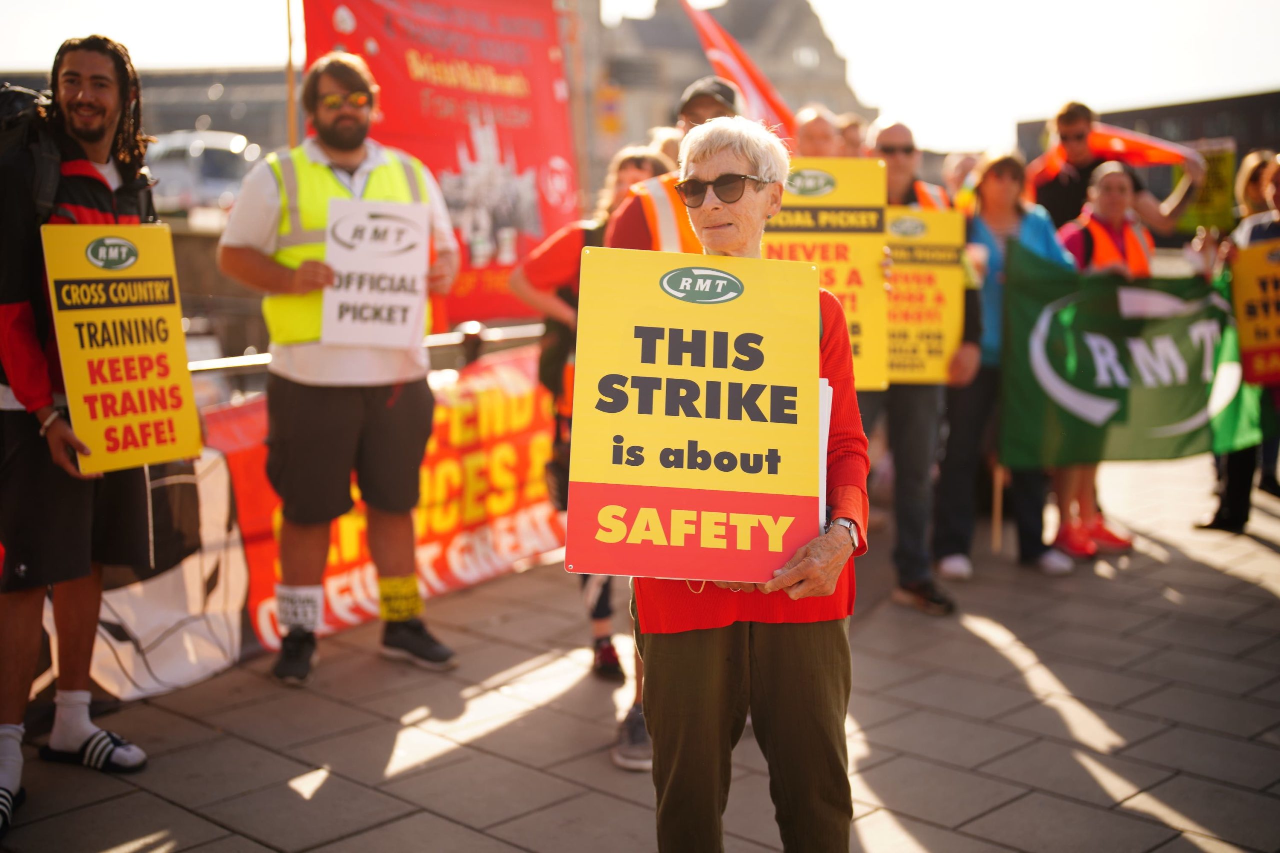 General Strike trends as Diane Abbott trolls Keir Starmer