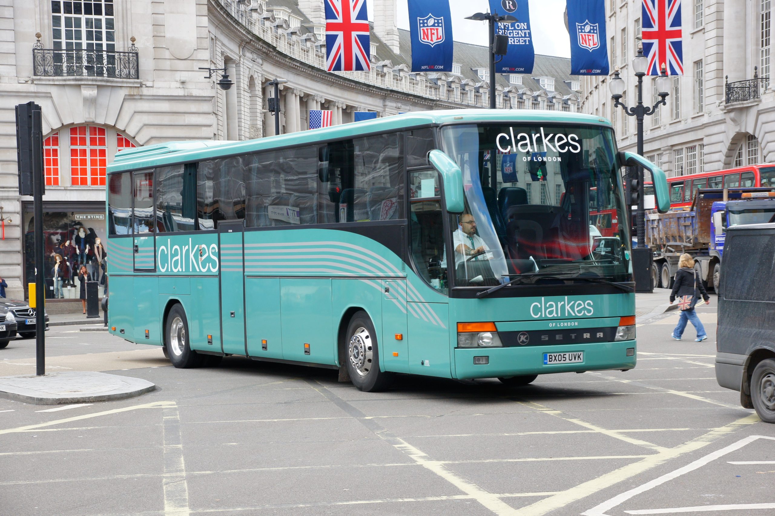 London-based coach company offers £2k signing-on bonus for new recruits