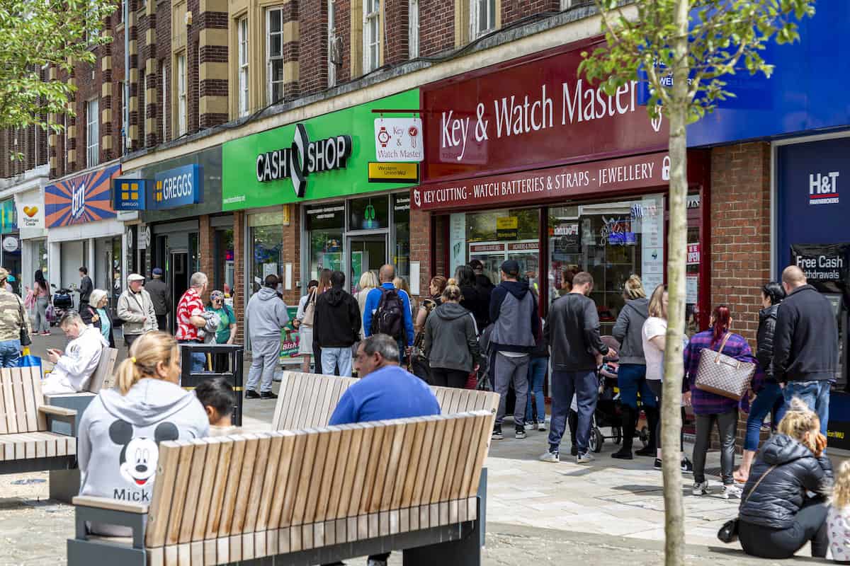 Hundreds of hard-up Brits queuing at pawnbrokers to cash in £150 council tax rebates