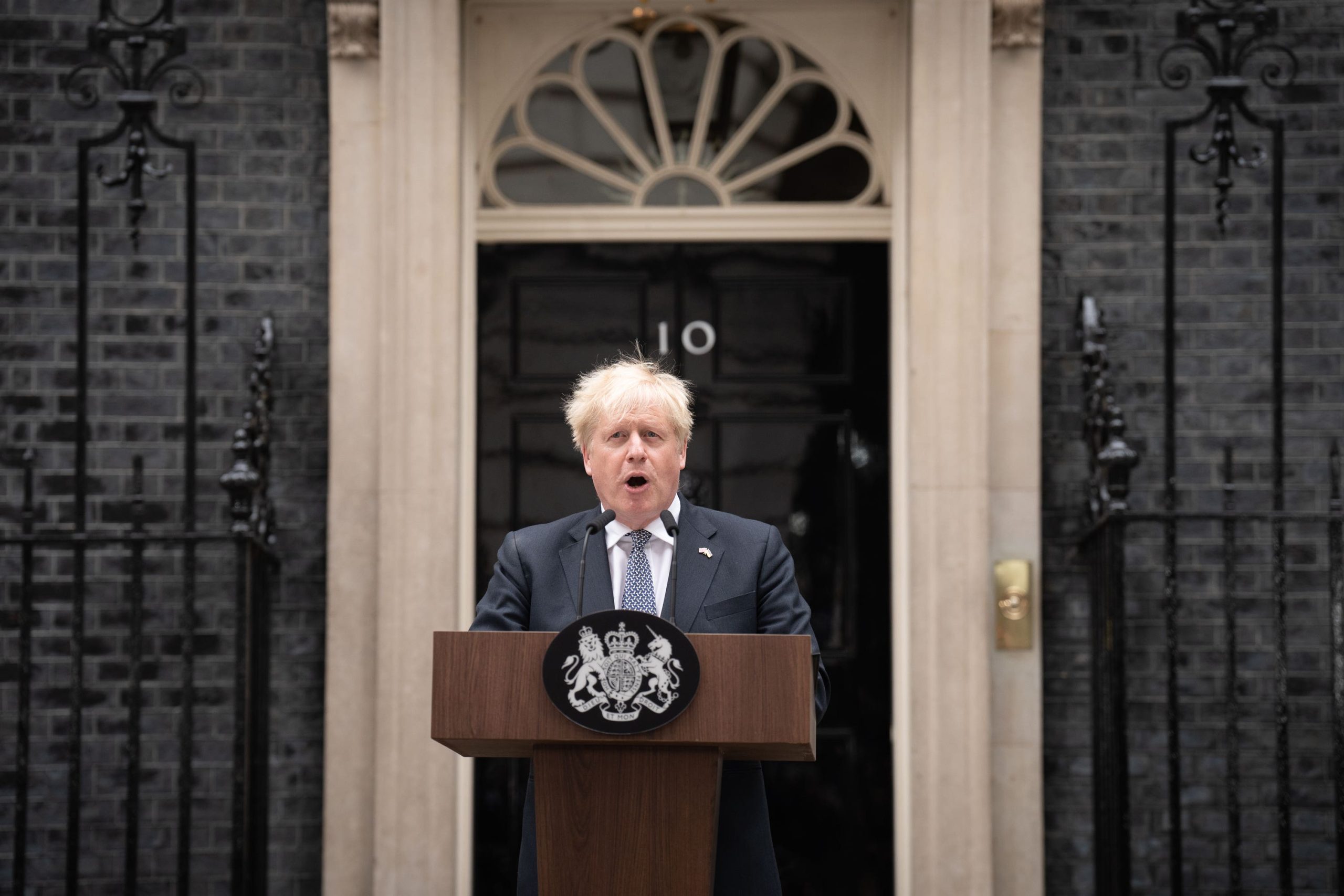 Foreign media outlets are loving the embarrassing downfall of Boris Johnson 