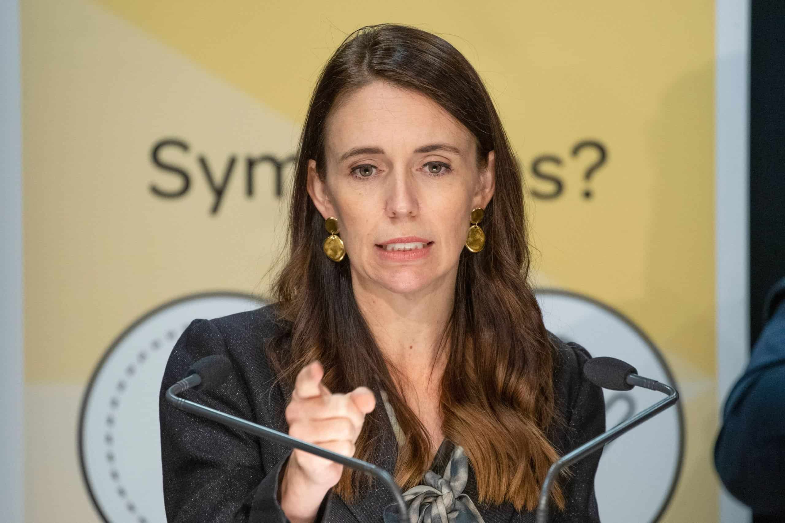 Jacinda Ardern buries journalist for asking sexist question