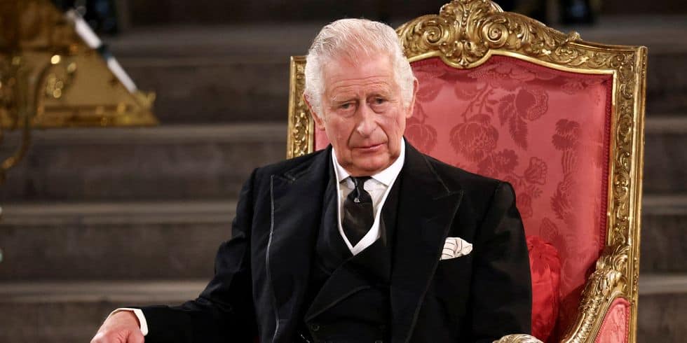 King rejects cut-price coronation in favour of ‘glorious pomp and pageantry’