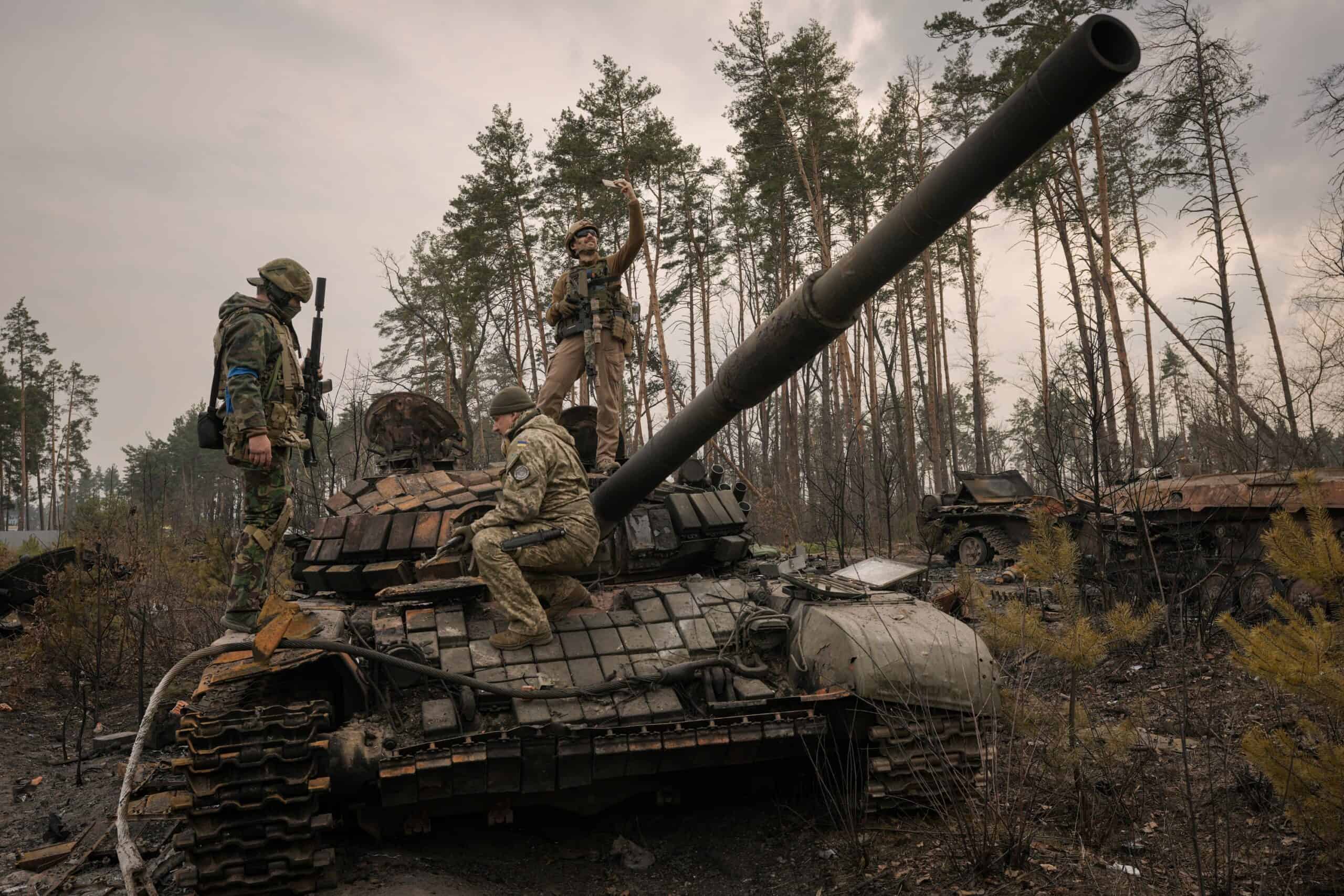 Ukraine war: Fear and hope as Russian bombardment intensifies