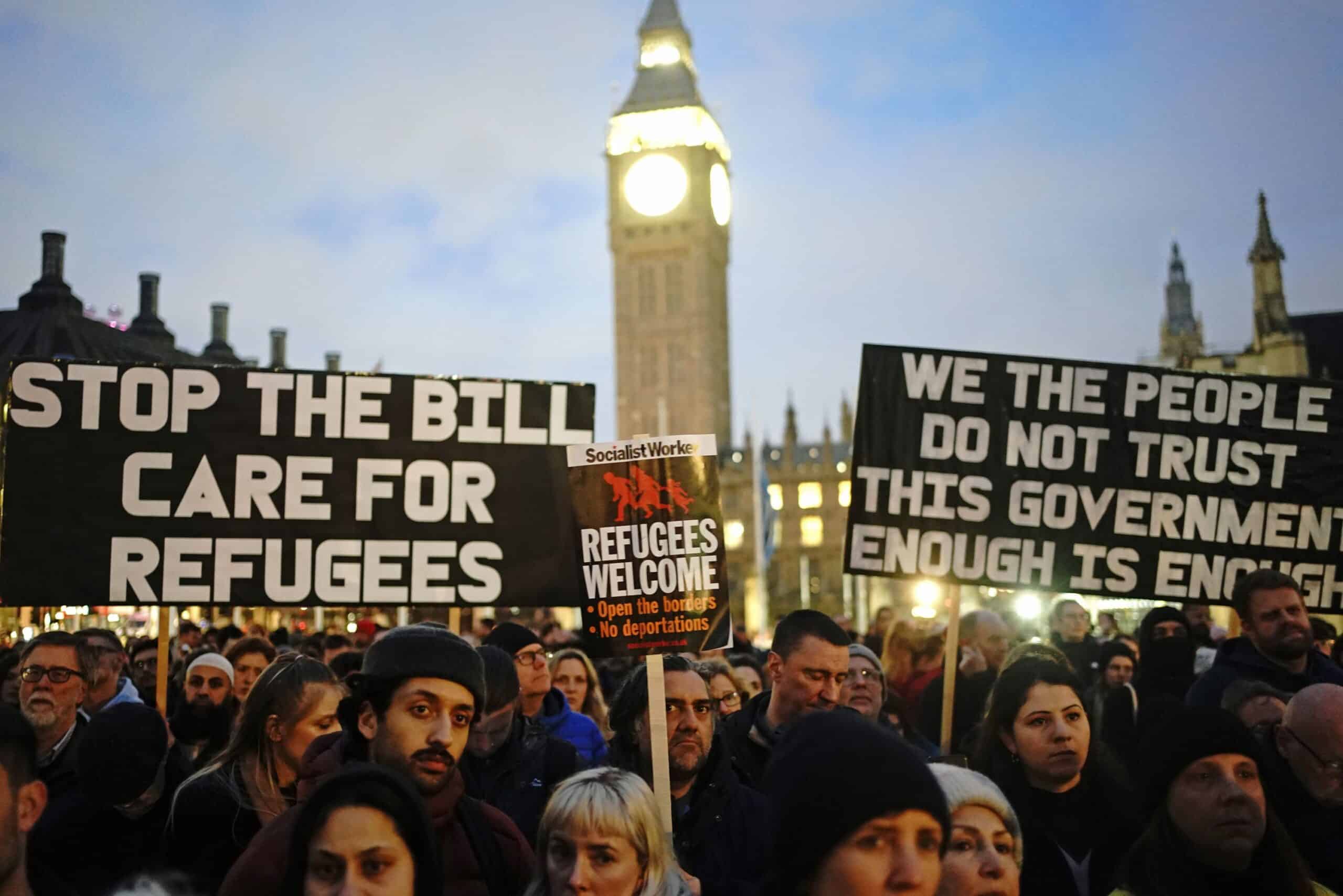 Hundreds gather outside parliament to protest against Migration Bill