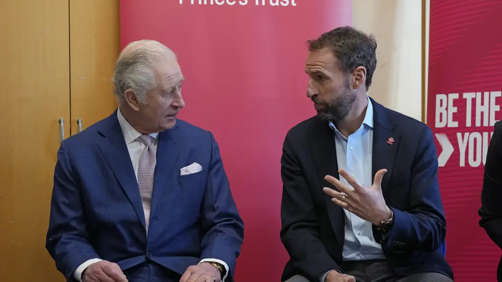 King hosts Southgate and Starmer at first ‘dine and sleep’ of reign