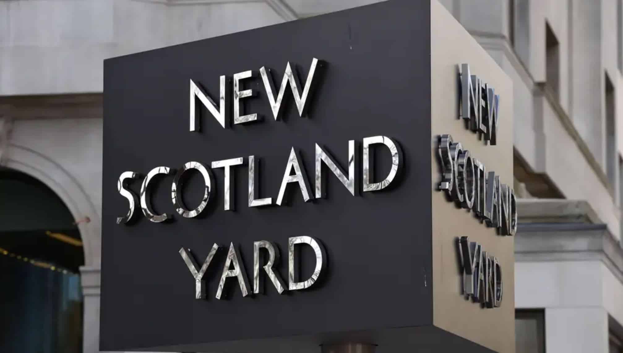 Met officers moved from serious crime squads to investigate internal standards