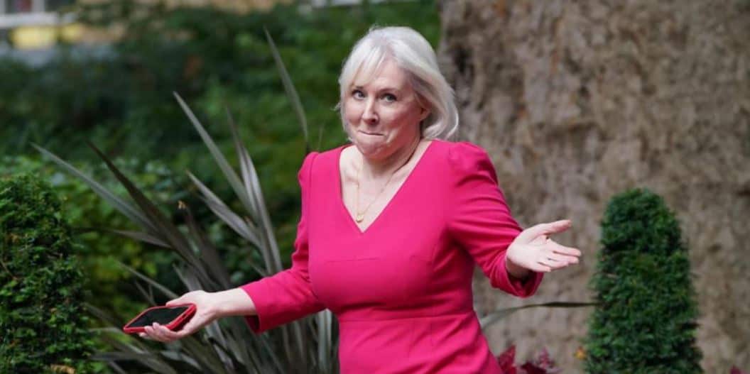 Nadine Dorries demands answers about peerage before she resigns
