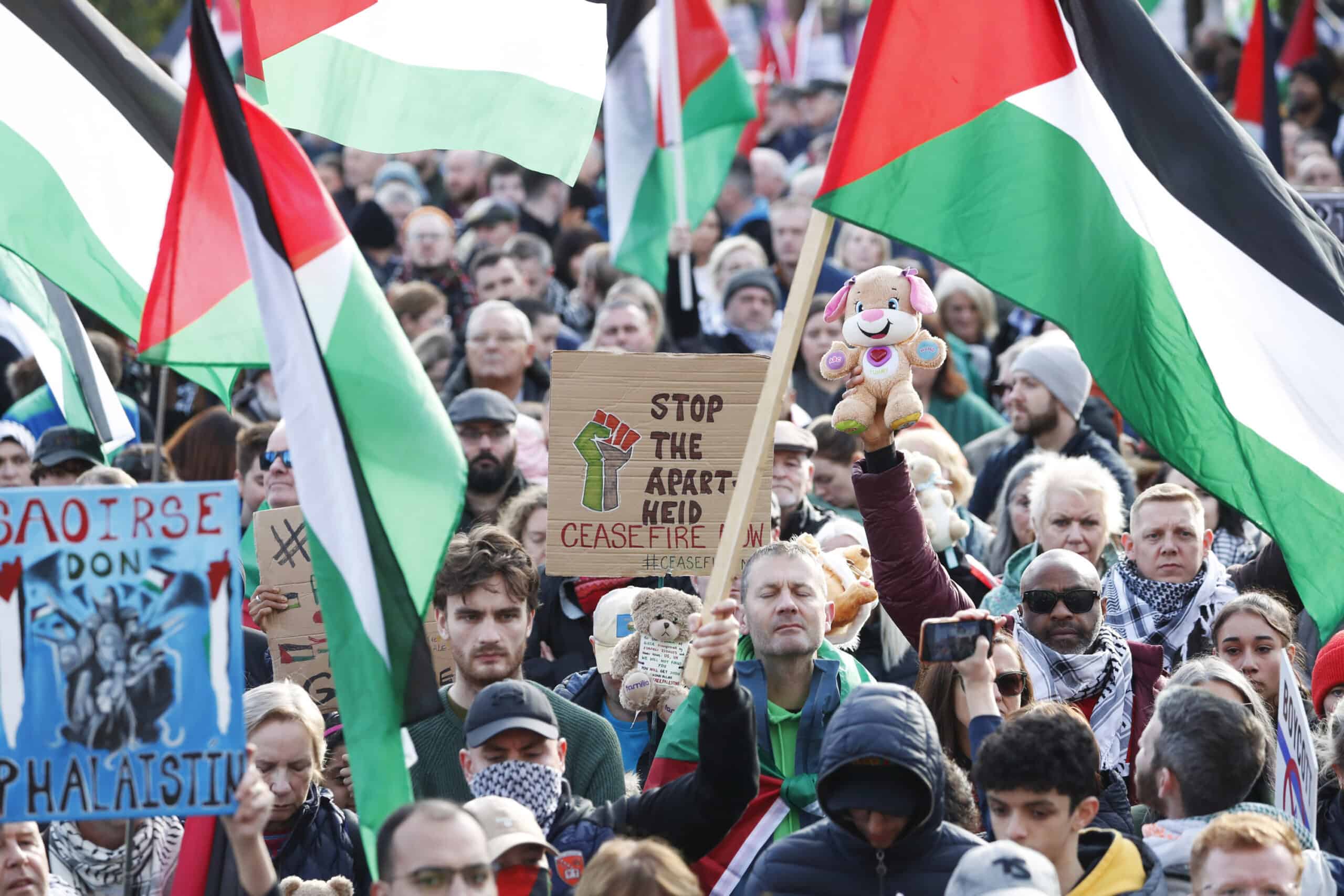 Mystery surrounds sudden cancellation of regional bus to pro-Palestine march in London